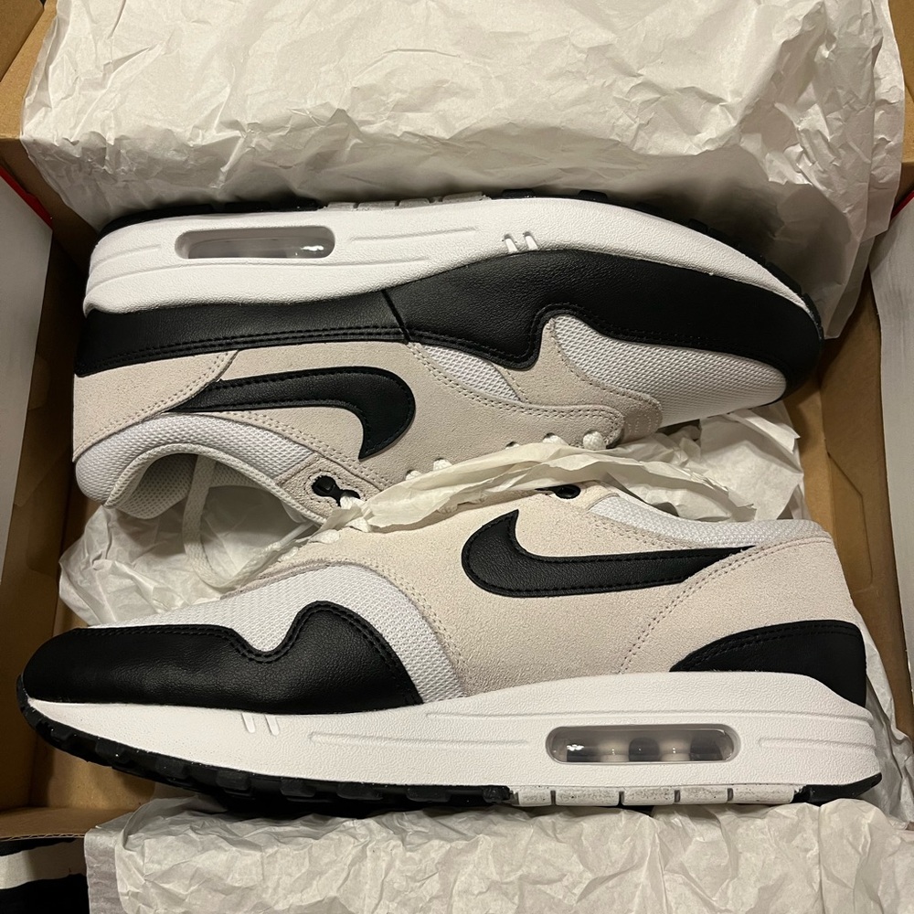 Nike Air Max 1 Essential. Size 10